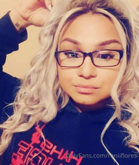 roniiflores pornstar adult picture