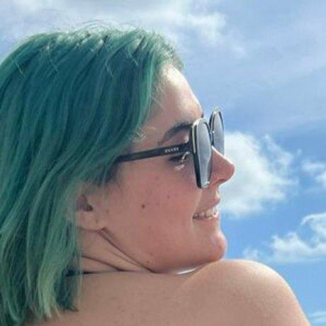 truebadash beautiful pornstar pic