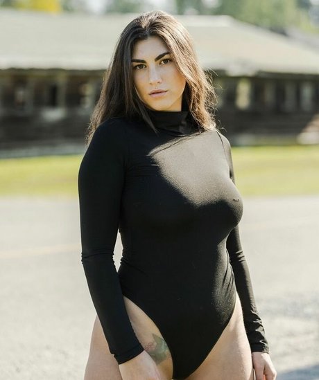 Angela Amethyst art model img