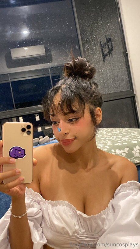 Suncosplays model pornographic pic