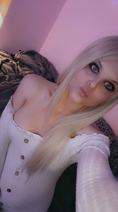 dirtyblonde93 model top pic