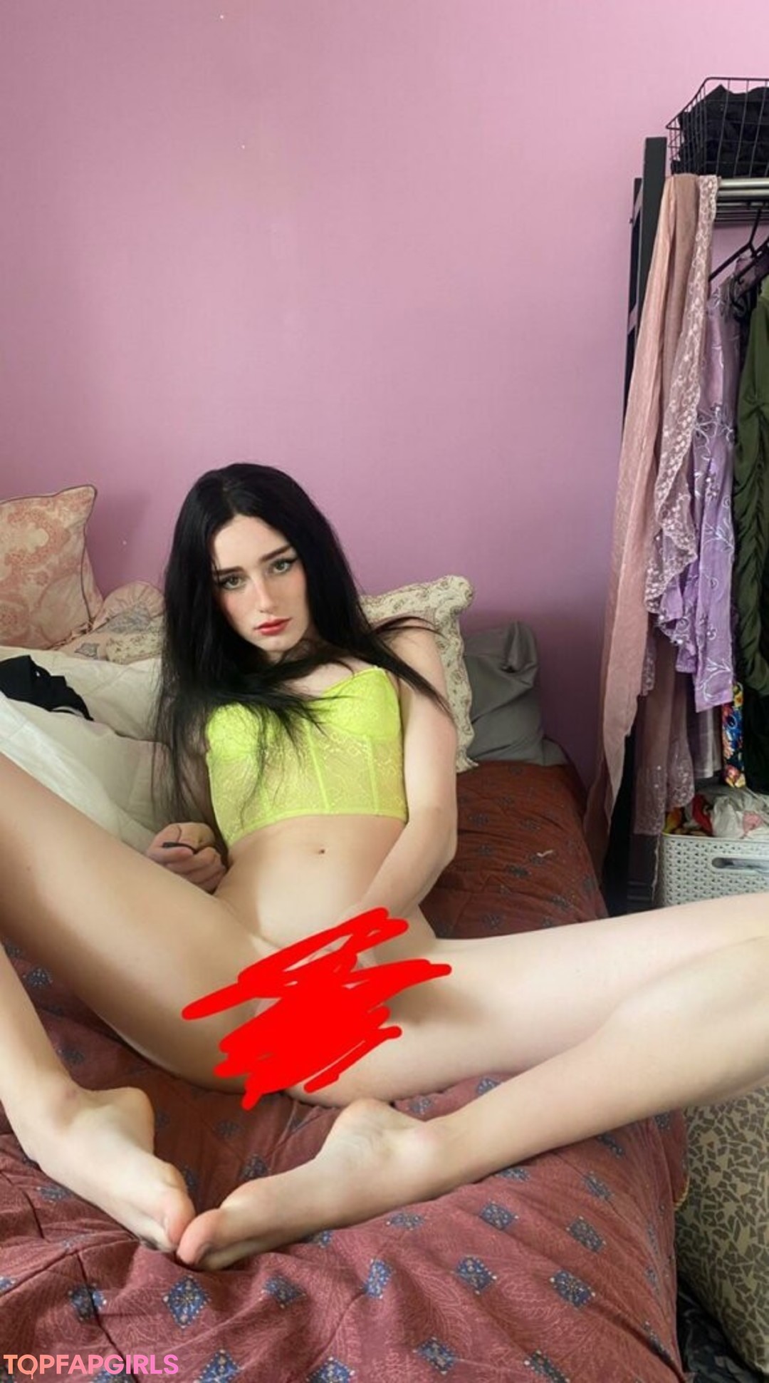 Venus Moorez naked pornstar pics