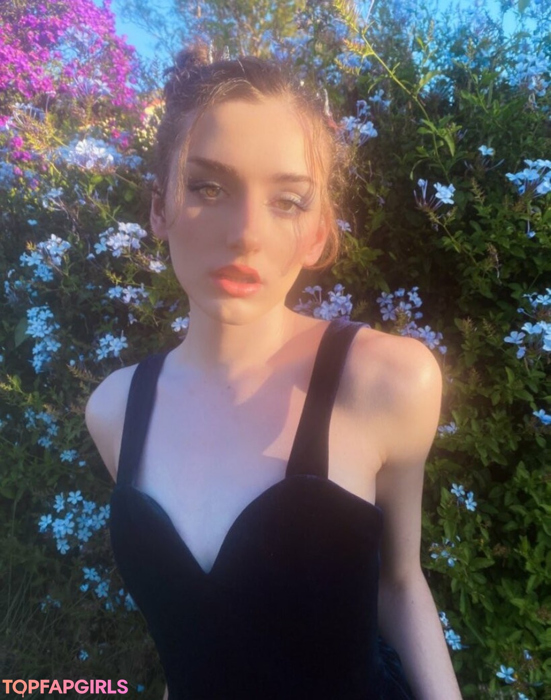 Venus Moorez perfect pornstar gallery