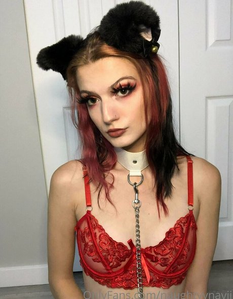 naughtyynavii model pretty pics