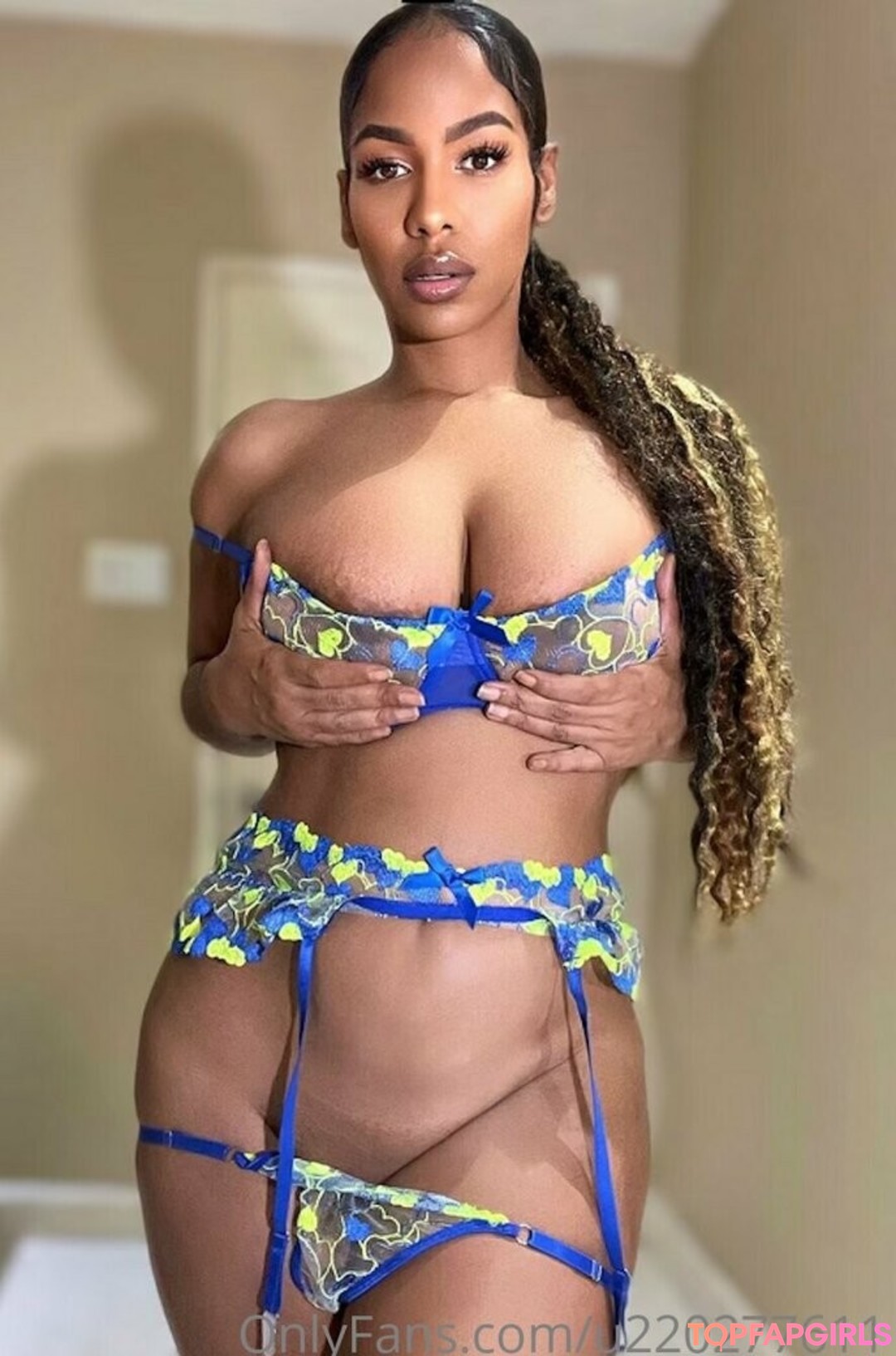 Leiza Mae Keane model hot img