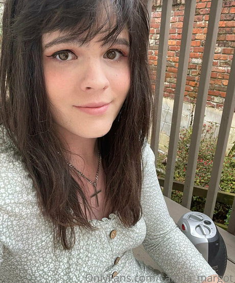 camila margot porn model pictures