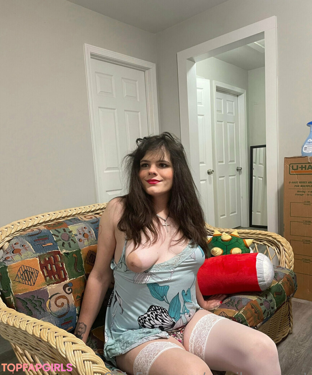 camila margot model nude galleries