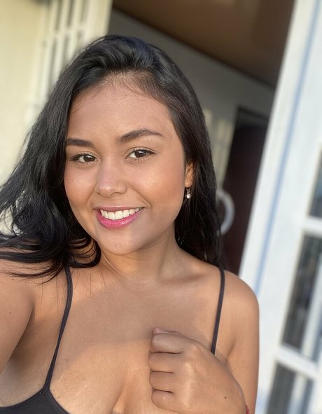 hazelxfox pornographic model img