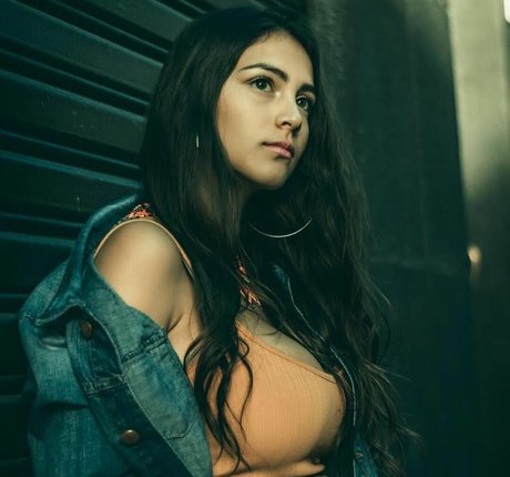 Daniela Derly model free photo