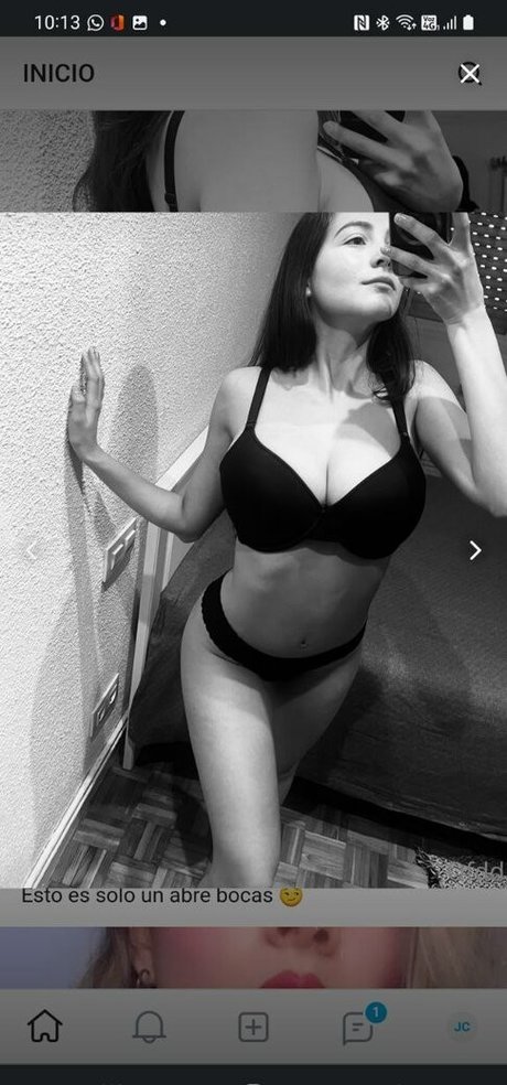 Daniela Derly star sexy pics