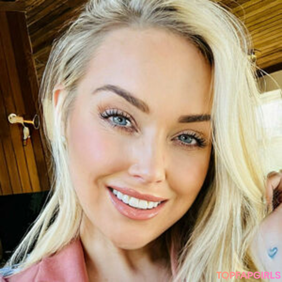 lucyannebrooks naked pornstar photo