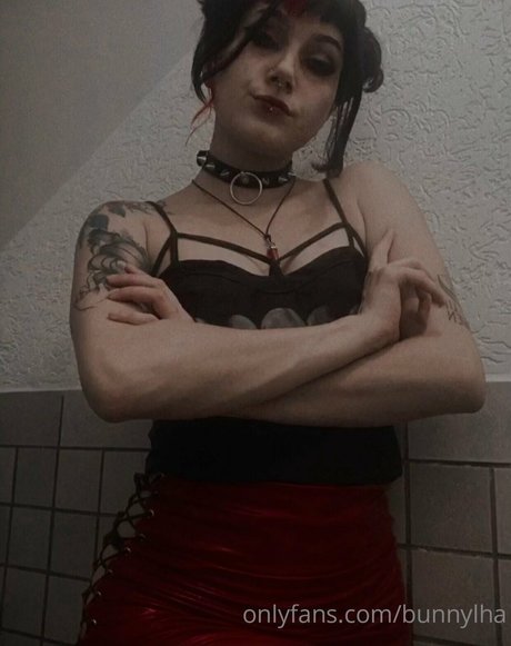 Vanilla Mon free pornstar photos