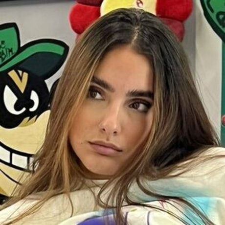 Isabella Ladera hd actress img