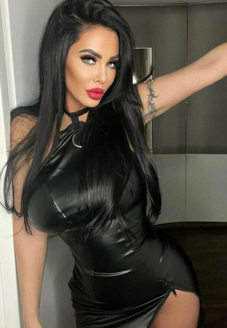 Onlyheni sex star photo