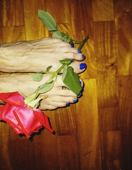 clarita feet xxx model gallery