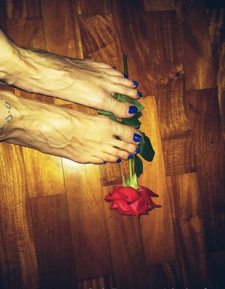 clarita feet model adult images