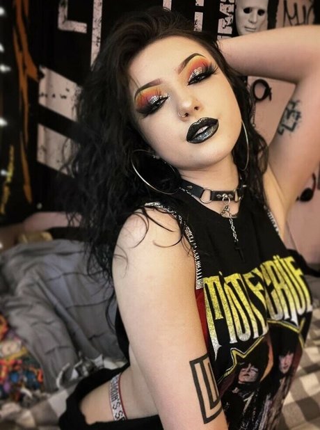 ghostwifeey art actress img