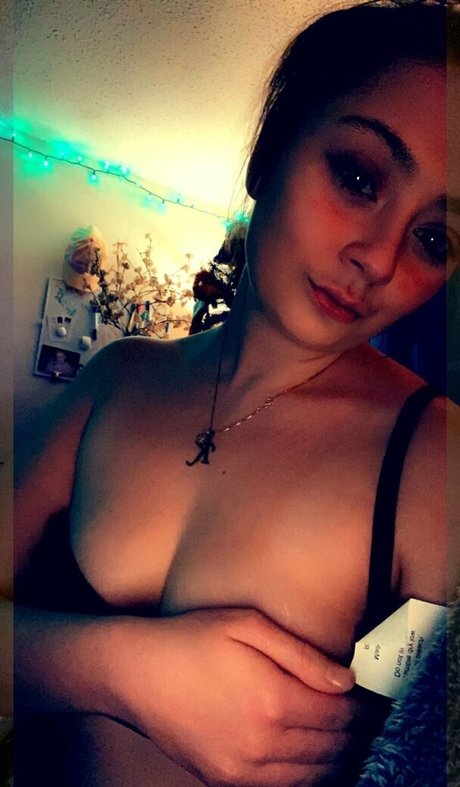 curvy lesbian onlyfans exclusive pics