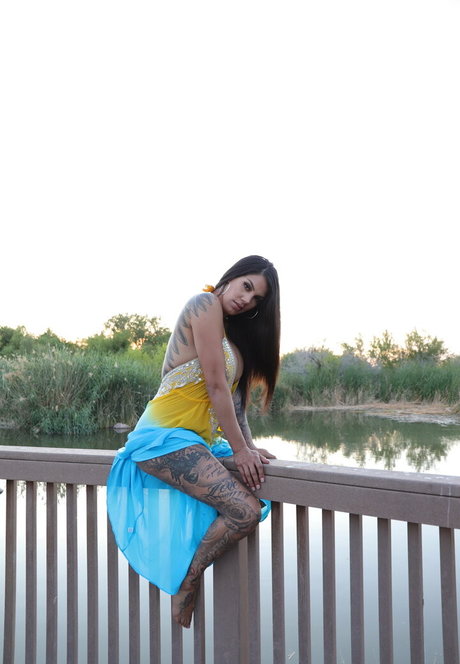 prettygrlrocky adult model photos