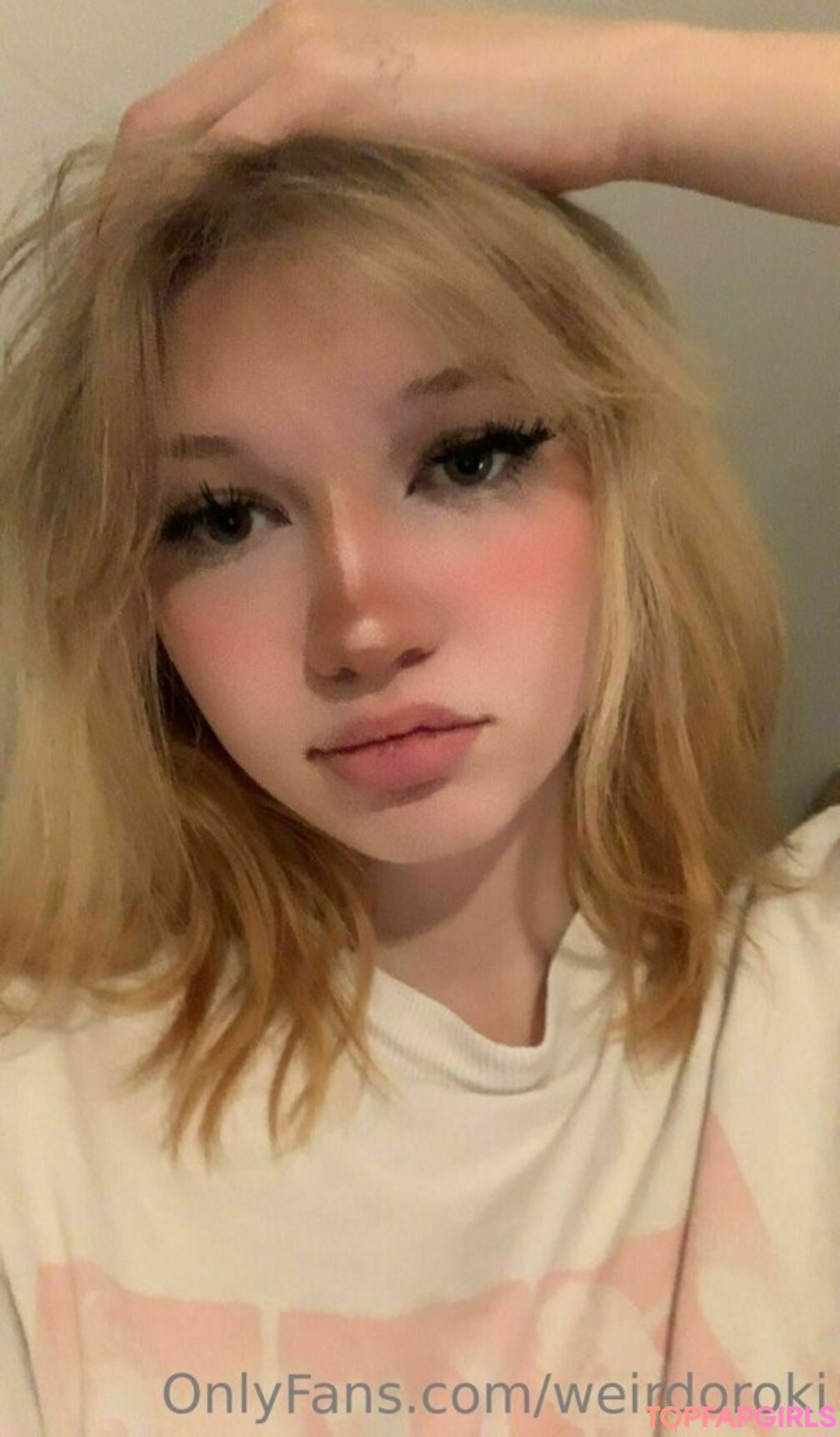 weirdoroki model high quality image