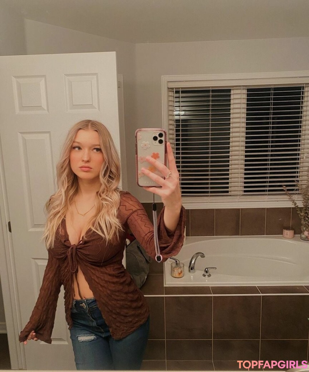 Emma Welyki porn actress images