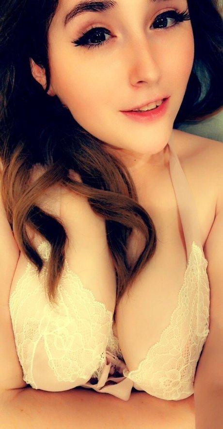 Sophia Swallow hot star photos