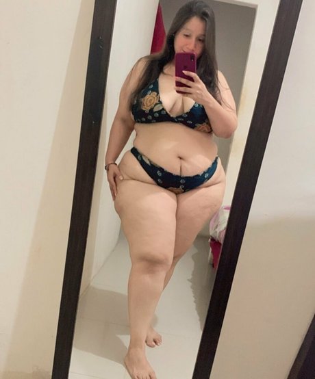 Andreina Valencia top profile image