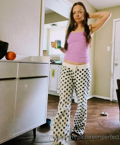 tiny onlyfans erotic galleries