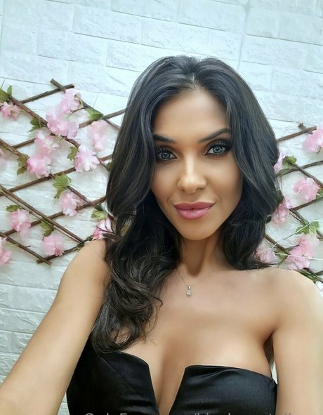 kinsleycatalinaa model pornographic photos