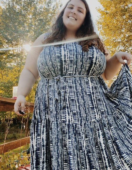 chubby latina teen onlyfans hot image