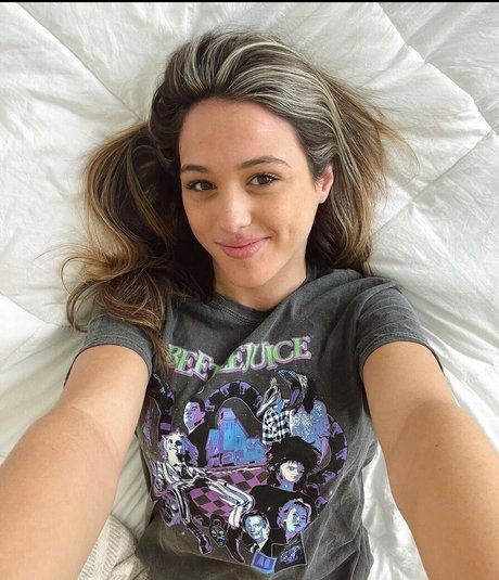 Monica Patterson star top pic