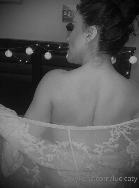 soylu dechile model sex pics