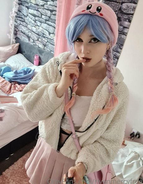 rivenmercyfree naked model photos