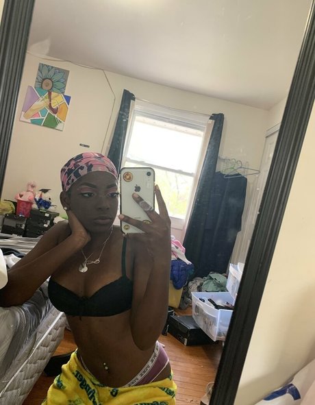 african onlyfans sexy nude pic