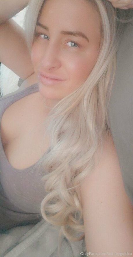 ashleygoldca nice actress pictures