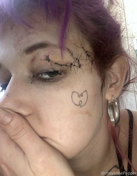 cheyennepeppr erotic model picture