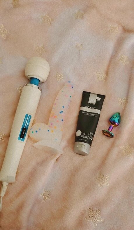 x moonbaby model nudes images