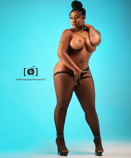 aj1atl high quality model image