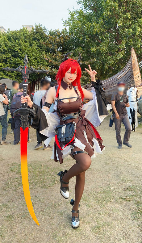 arty42575619 top profile image