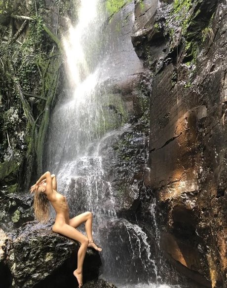 Shannonlouise free pornstar galleries