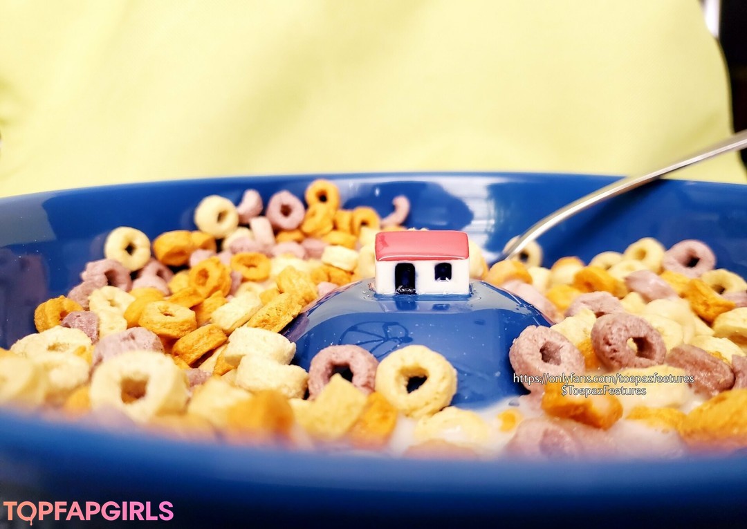 toepazfeetures model nude pictures