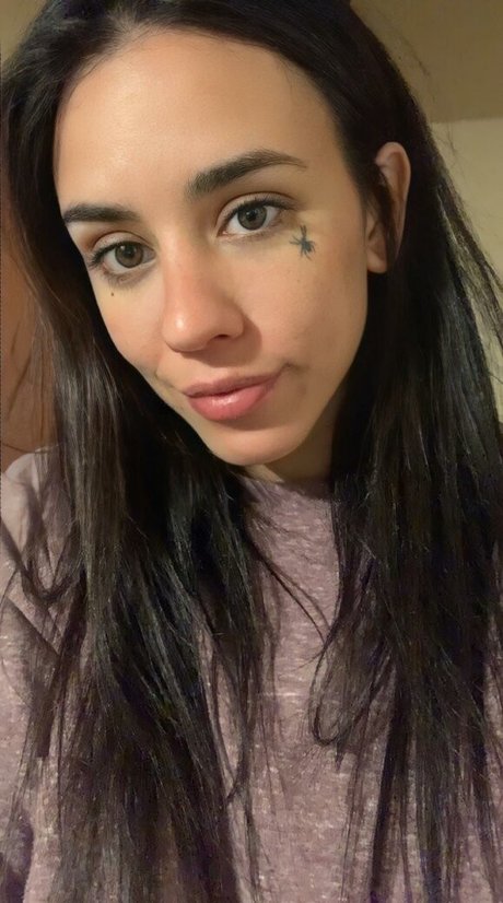 Vera Kaludi free model photo