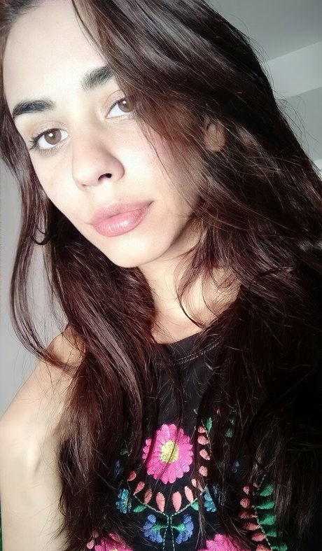 Vera Kaludi model adult images