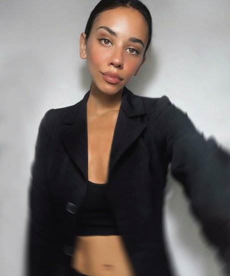 Vera Kaludi pornstar hd img