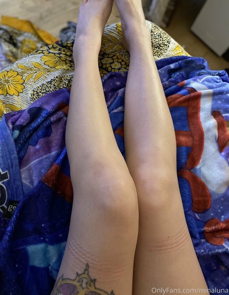 minaluna pornstar beautiful img