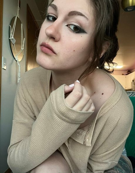 sisters onlyfans pretty picture