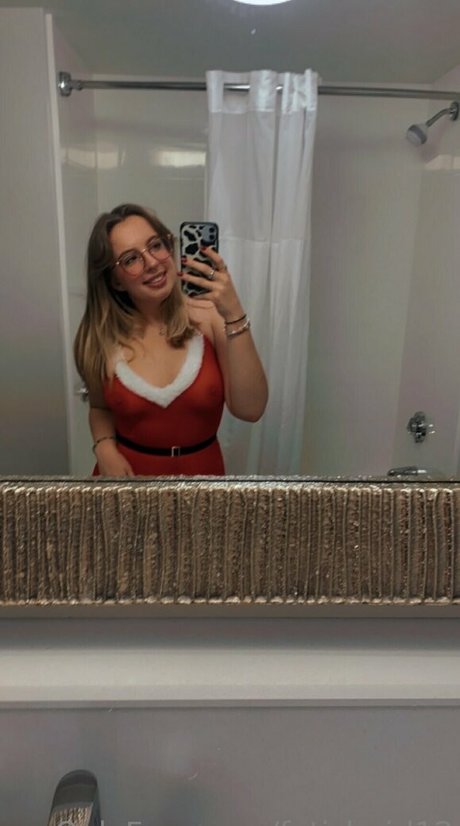 Fetishgirl12 model naked photo