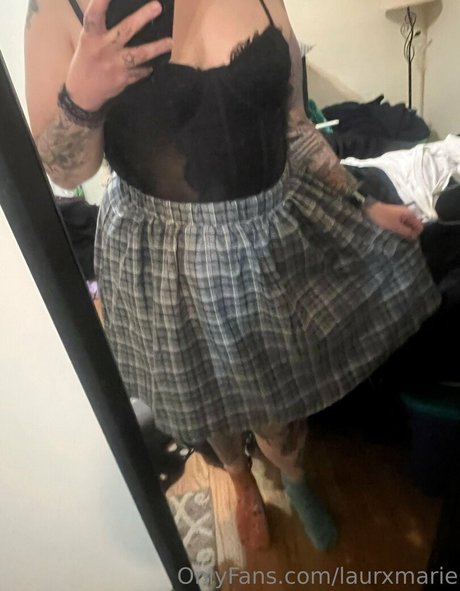 laurxmarie nudes star img