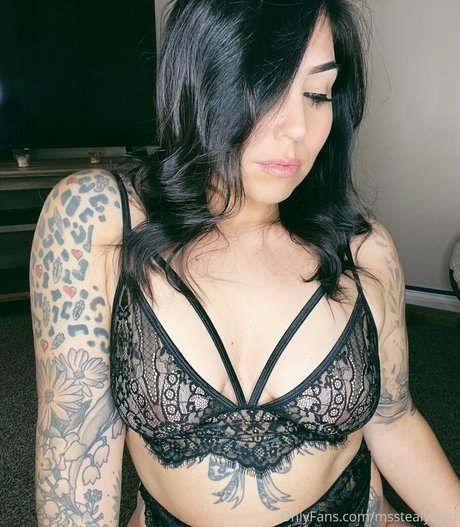 msstealyagirl naked star galleries
