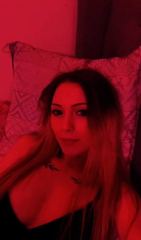 Little Momma model naked pics